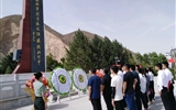“瞻仰革命先烈，弘揚(yáng)愛國精神”主題黨日活動